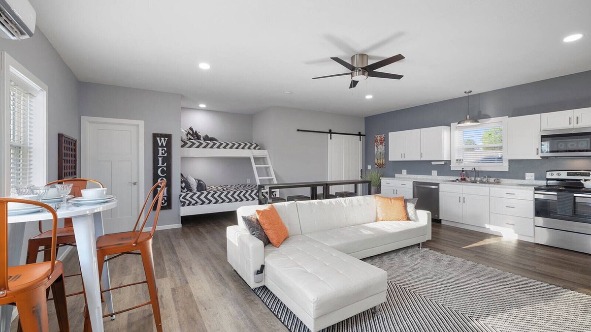 Branson Condo | Gorgeous New 1 bd condo - 5 Min to Branson Landing