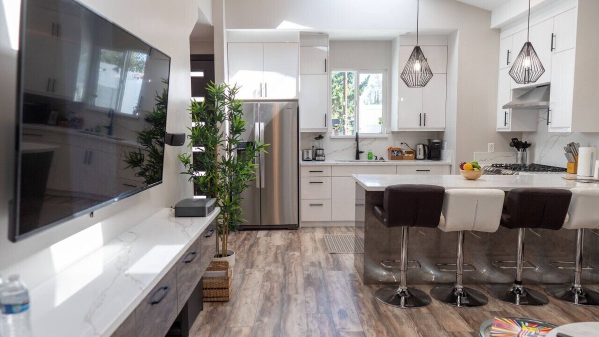 North Hollywood House | GORGEOUS NEW 3BR HOME w/ROOFTOP DECK & PARTIAL OUTDOOR KITCHEN BUILT 2022 p57