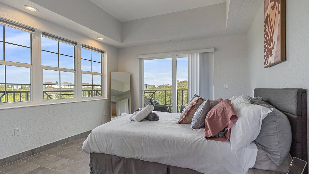 Indian Beach Sapphire Shores Apartment | GORGEOUS New Apt. SUPER CLEAN. Bicycles are available!