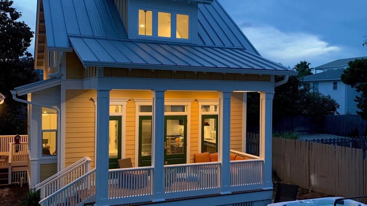 Crystal Beach Cottage | Gorgeous new beach cottage in fantastic location!