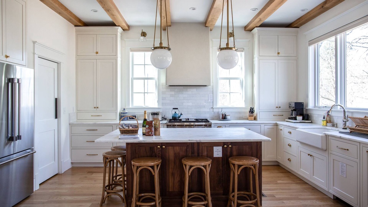 Belmont House | Gorgeous New Downtown Custom Home, Walk Everywhere, Pet Friendly, Kid Paradise!