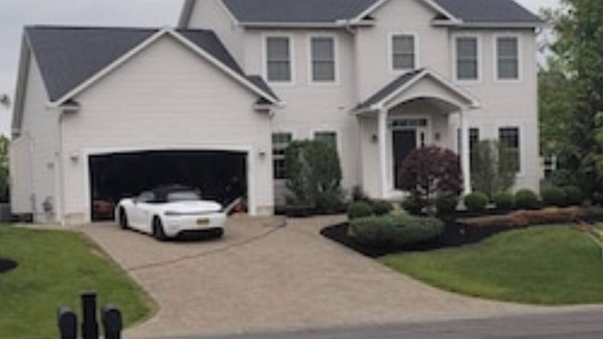 Bayberry House | Gorgeous newer 2 story house in friendly neighborhood w new salt water hot tub