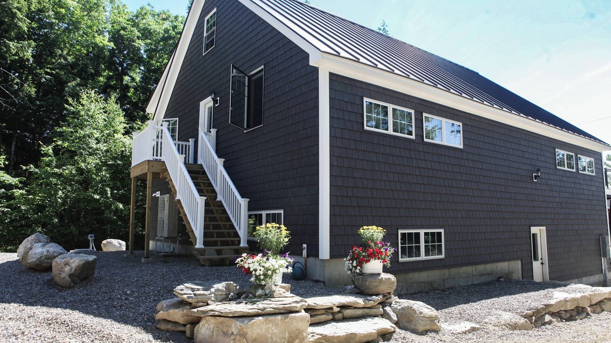 Nobleboro House | Gorgeous newly constructed post and beam retreat on Damariscotta Lake