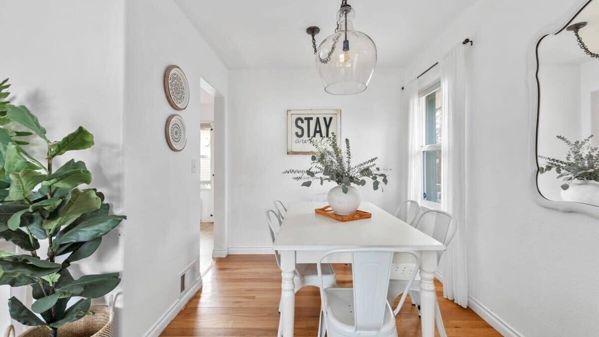 North Spokane House | Gorgeous North Spokane Home - 5 Min to Campus