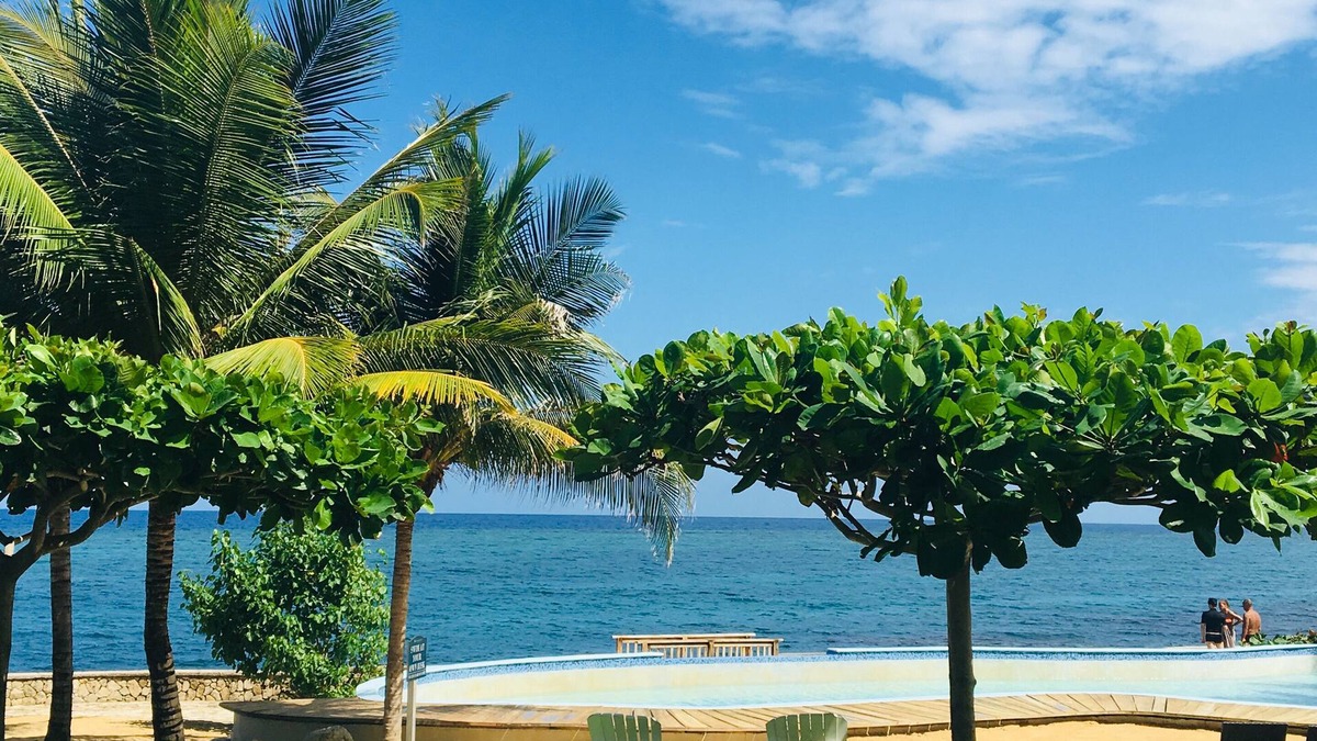 Epworth Apartment | Gorgeous Ocean Front Luxury Apartment - 2 bed/2 bath at Whispering Seas