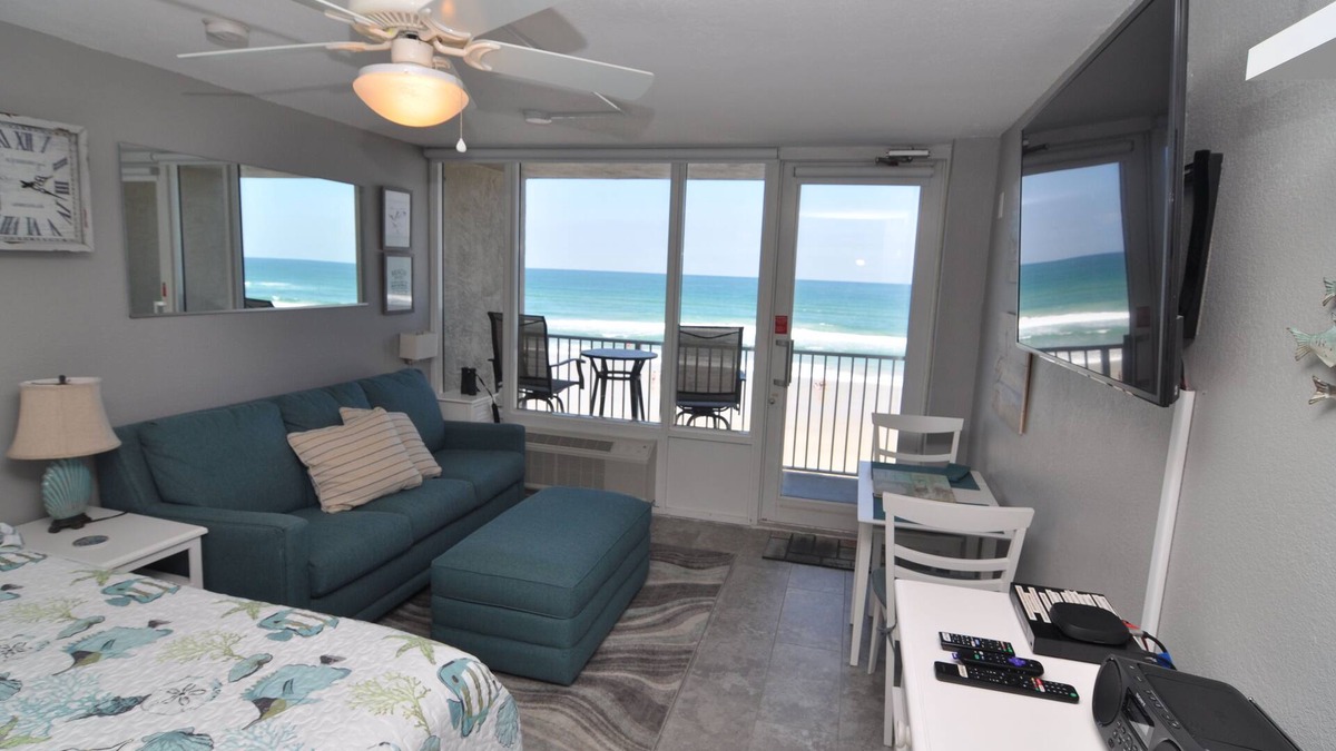 Daytona Beach Shores Condo | Gorgeous Oceanfront Studio Cozy Condo with Private Balcony.