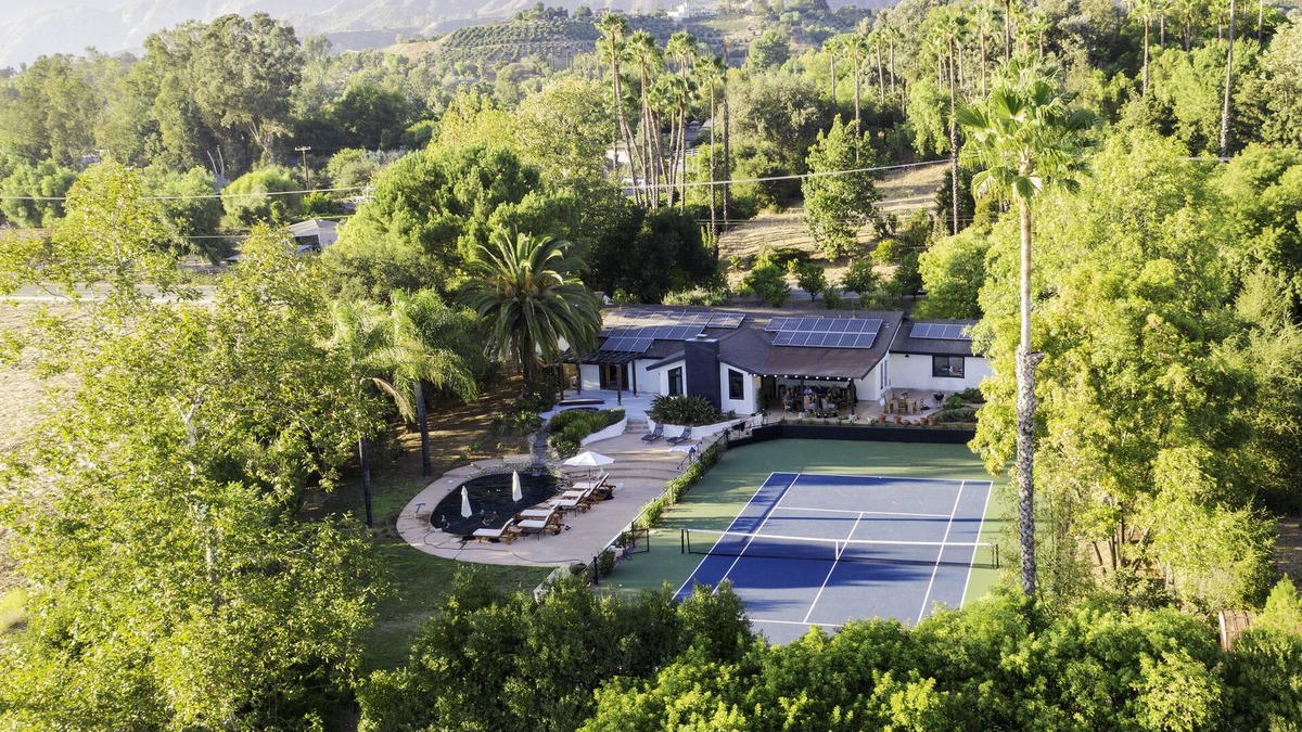 Meiners Oaks House | Gorgeous Ojai ranchette- tennis court, pool/jacuzzi and guesthouse