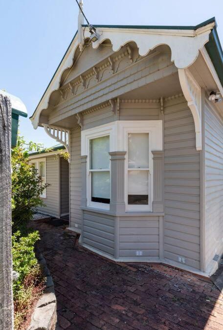 South Launceston Apartment | Gorgeous on Galvin - Close To Town Yet A Mile Away!