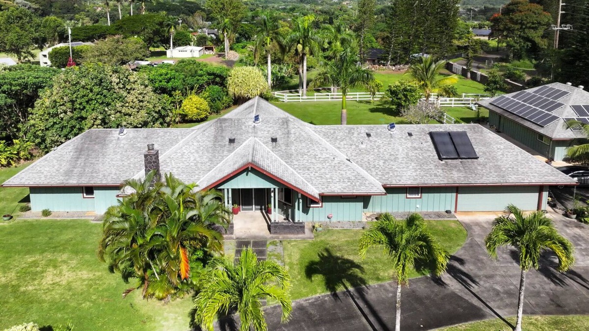 Kaneohe House | Gorgeous One-Of-A-Kind Kaneohe Country Estate