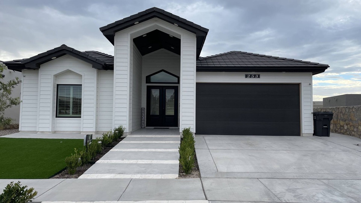 Socorro House | Gorgeous open spaced home