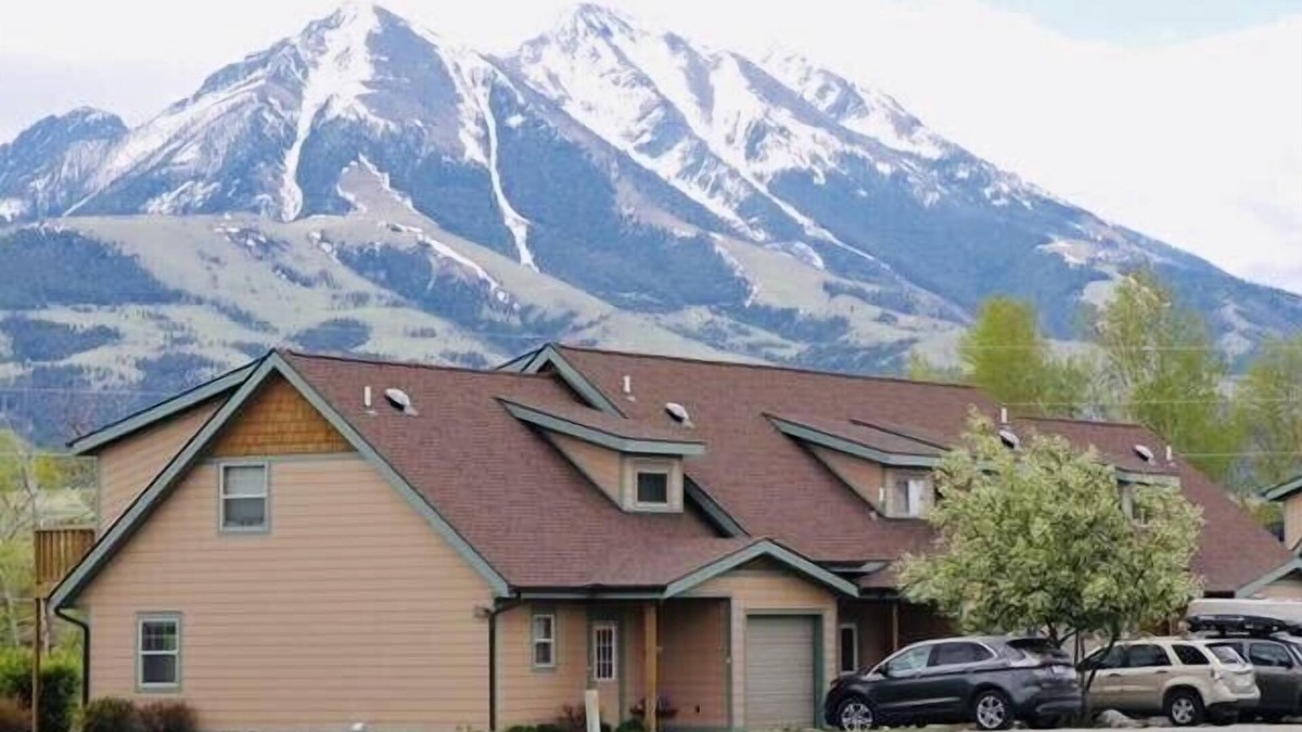 Emigrant House | Gorgeous Paradise Valley YNP North Entrance, 30 miles N of Yellowstone.