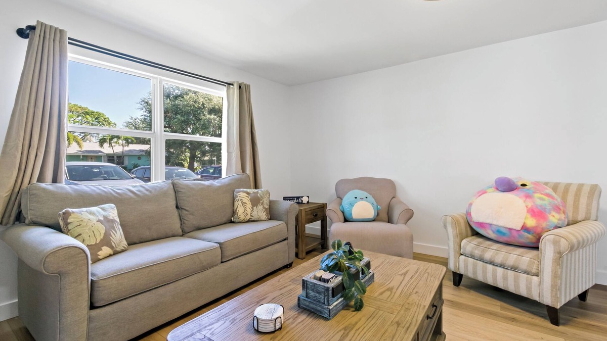 Iona House | Gorgeous relaxing 2BD Near Ft. Myers Beach
