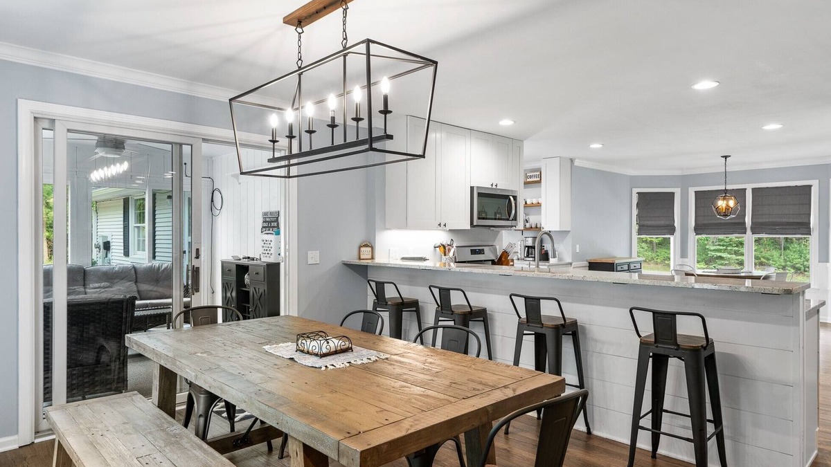 Harbor Springs House | Gorgeous remodeled home in Harbor Springs with Hot tub