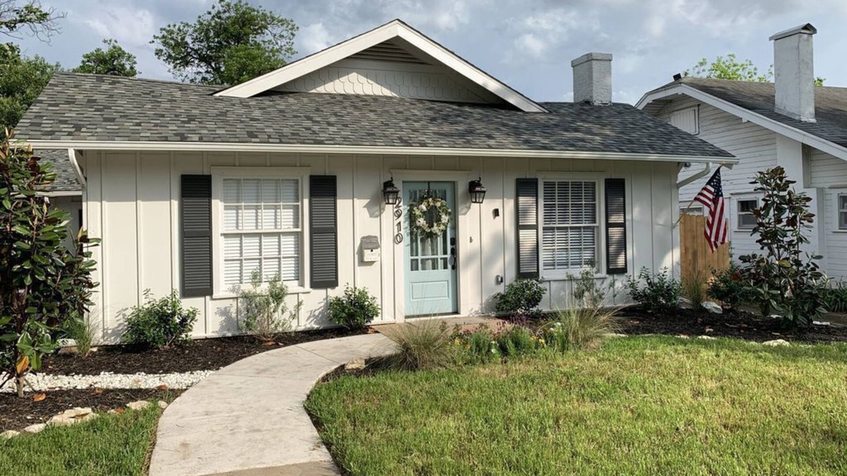 Brookview House | GORGEOUS REMODELED FIX UP! HOME THEATER! 8 MIN TO BAYLOR AND THE SILOS!