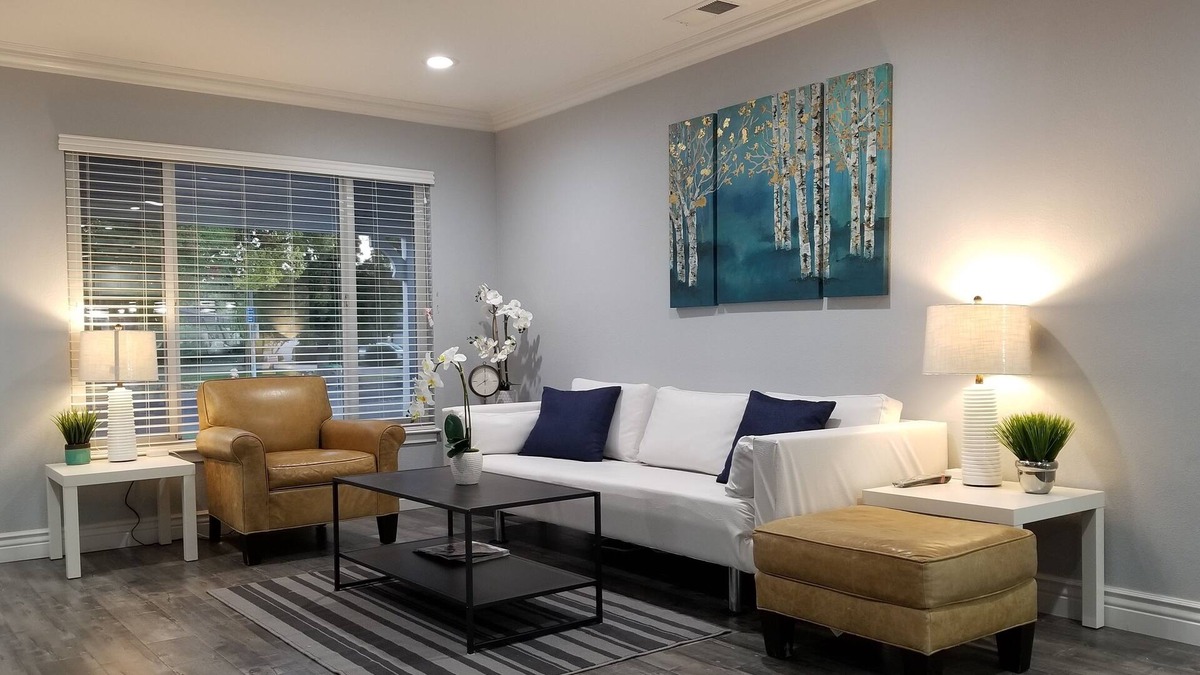 Stockton House | GORGEOUS REMODELED HOUSE - 4 BED/ 3 BTH