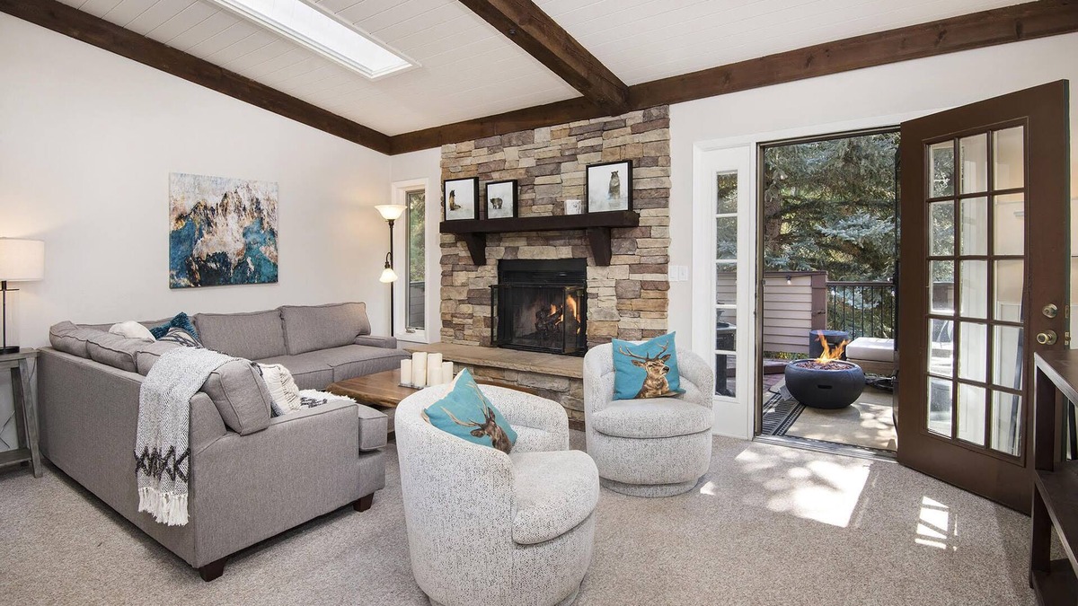 Intermountain Condo | Gorgeous Renovated Condo, Private Hot Tub, on Bus Route