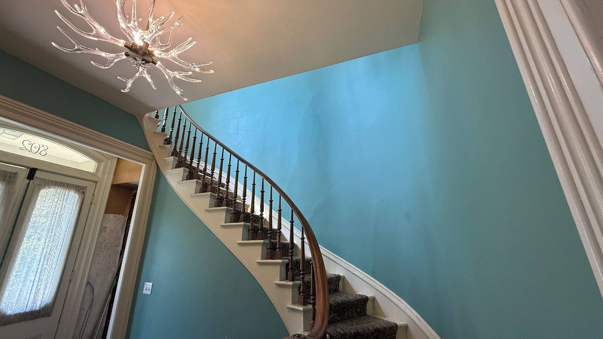 West Main HIll Apartment | Gorgeous renovated historic 2-bedroom apartment in Kalamazoo