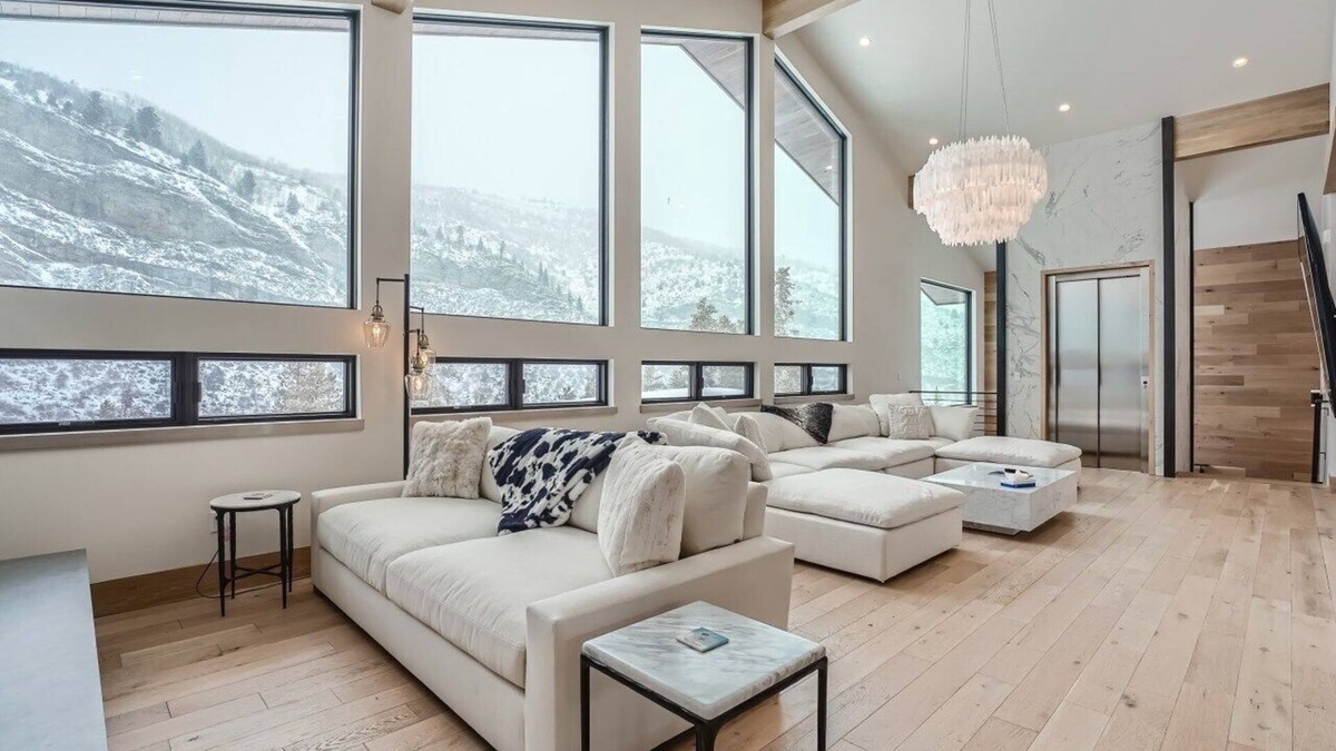 Intermountain House | Gorgeous Residence, Hot Tub, Game Room, Minutes to Slopes