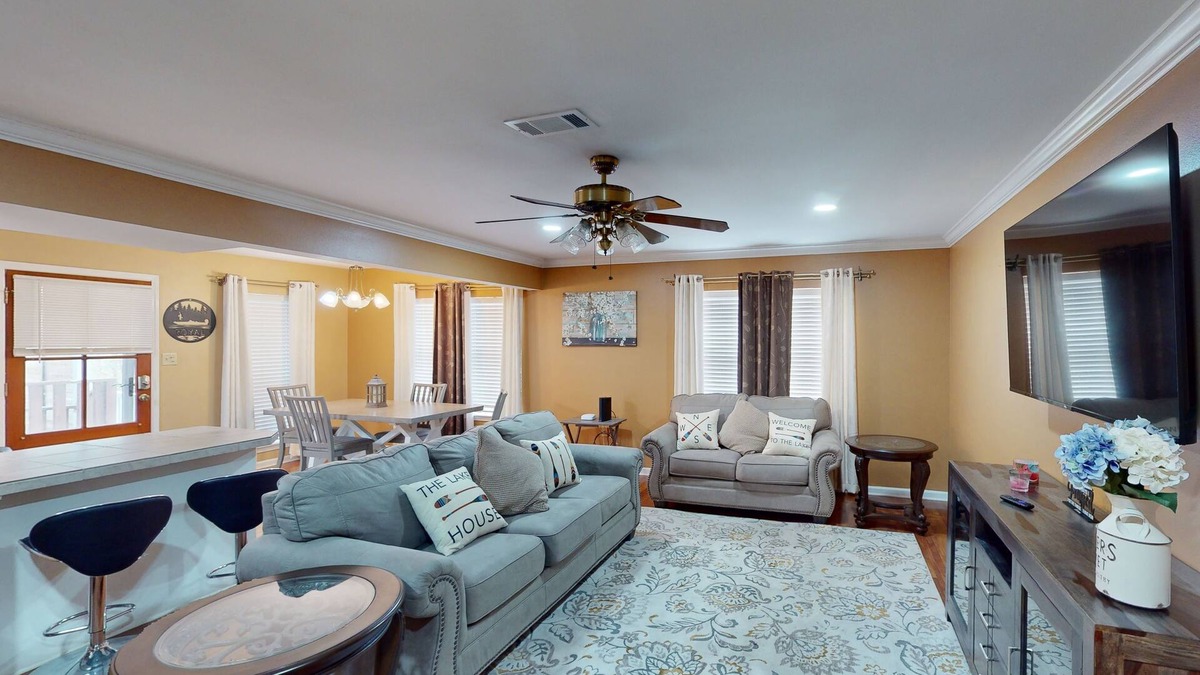 New Roads House | Gorgeous riverfront townhouse with balcony, boat dock & private W/D