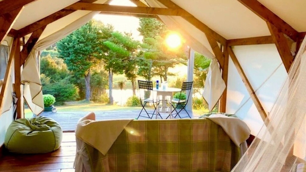 Northland Ski Chalet | Gorgeous Romantic and Secluded Waterfront Glamping, Nr Kerikeri, Bay of Islands