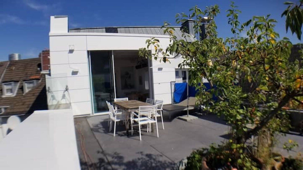 Deutz Apartment | Gorgeous Rooftop Apartment in Cologne-Deutz