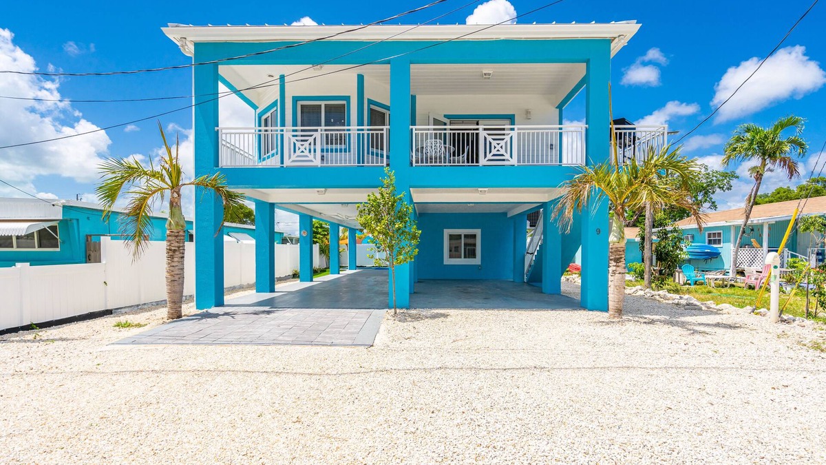 Key Largo House | GORGEOUS SEA THEMED 2 STORY HOME W/PRIVATE POOL AND BEACH ACCESS