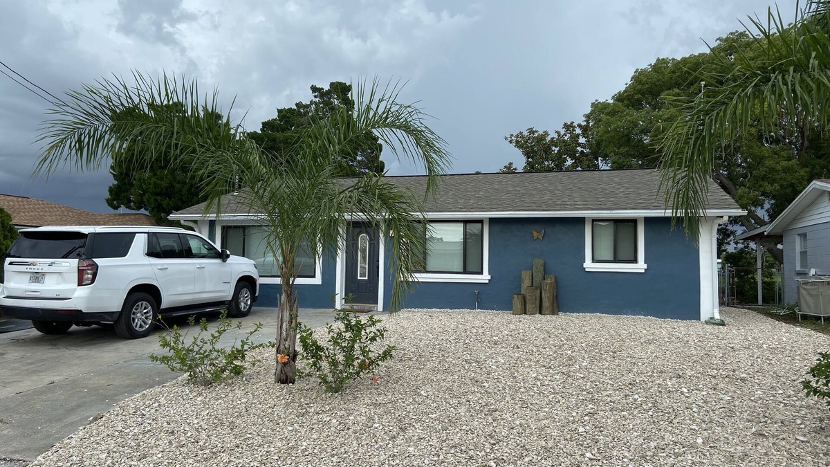 Sea Ranch On The Gulf House | Gorgeous Seaside Seashell Cottage With Kayaks Included!