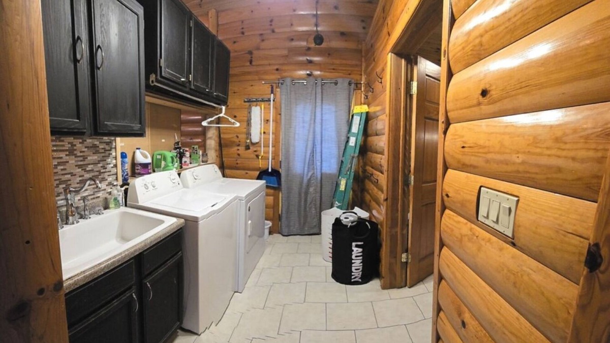 Arenac County Cabin | Gorgeous, Secluded Large Log 4 Bedroom Cabin with a pond view on several acres!