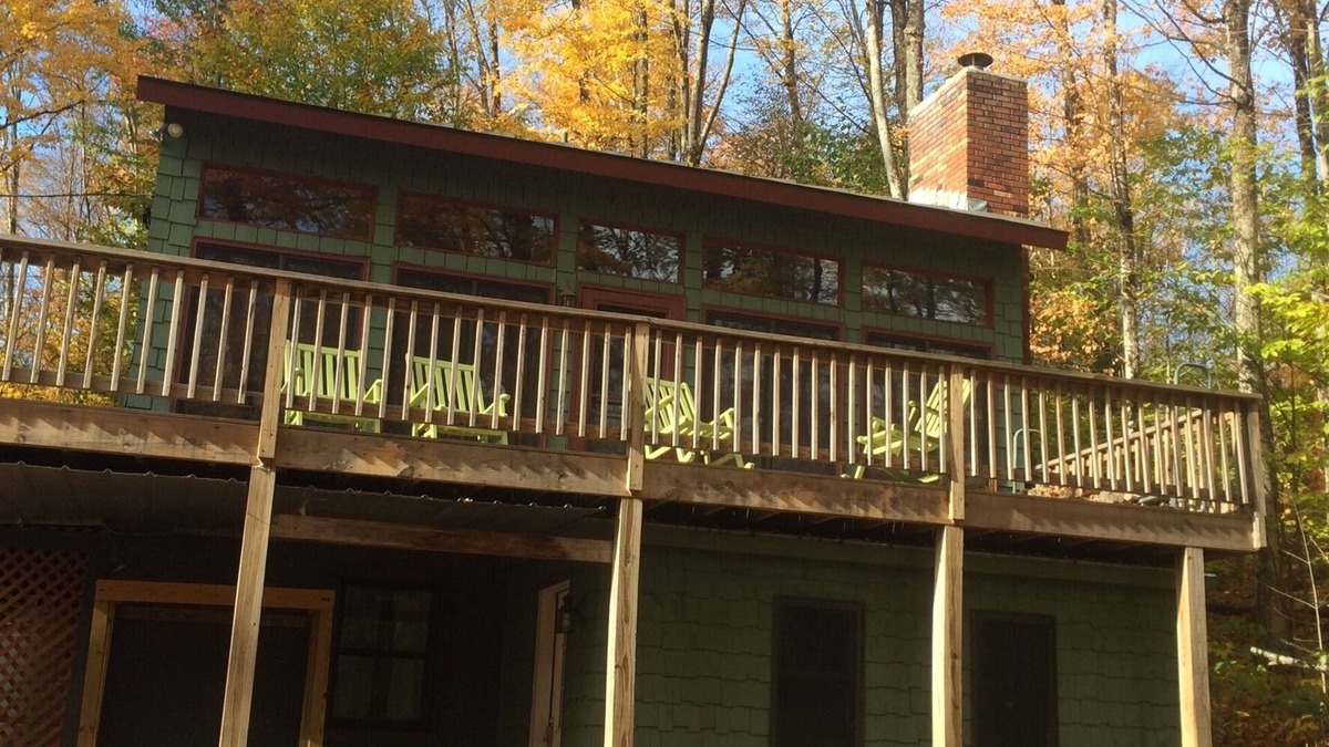 Ludlow Ski Chalet | Gorgeous Ski Chalet with Game Room & Hot Tub on Okemo Mt. under 1 mile to base!
