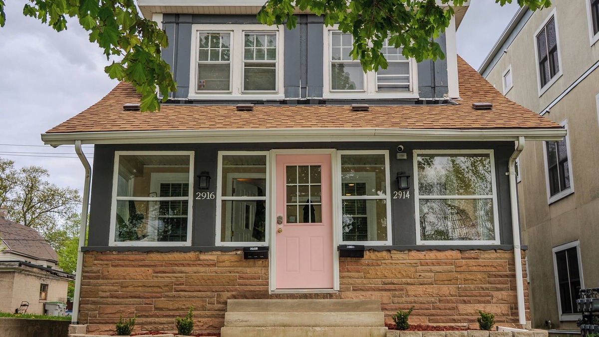 Milwaukee House | Gorgeous space with huge porch.