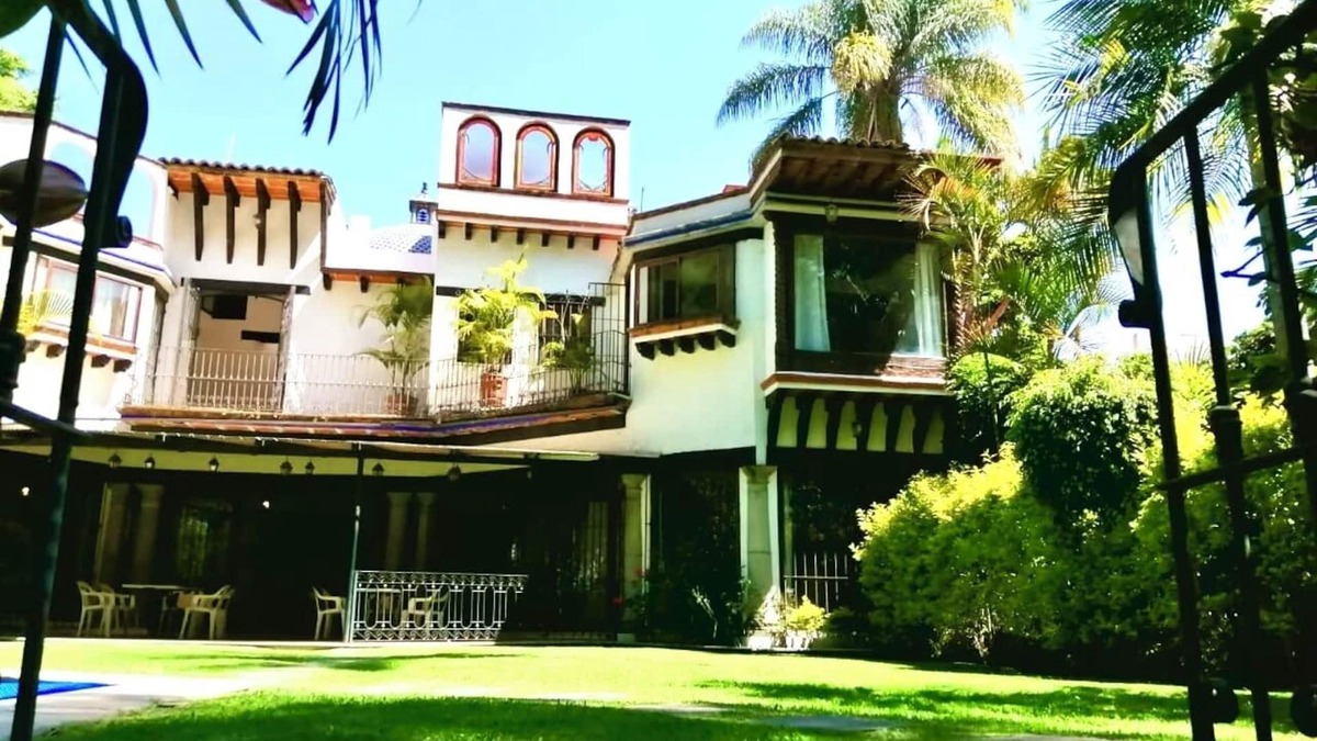 Rancho Cortes Villa | Gorgeous Spanish Colonial Style Villa w/heatable pool & high speed internet.