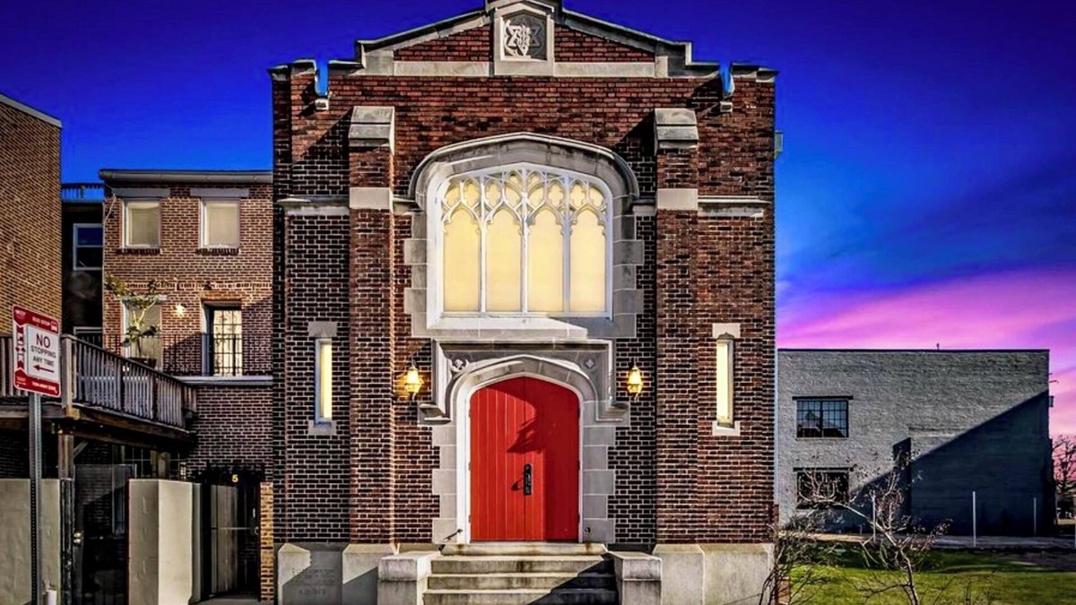 Downtown Baltimore Apartment | Gorgeous Studio Apt. In Historic Chapel w/Parking