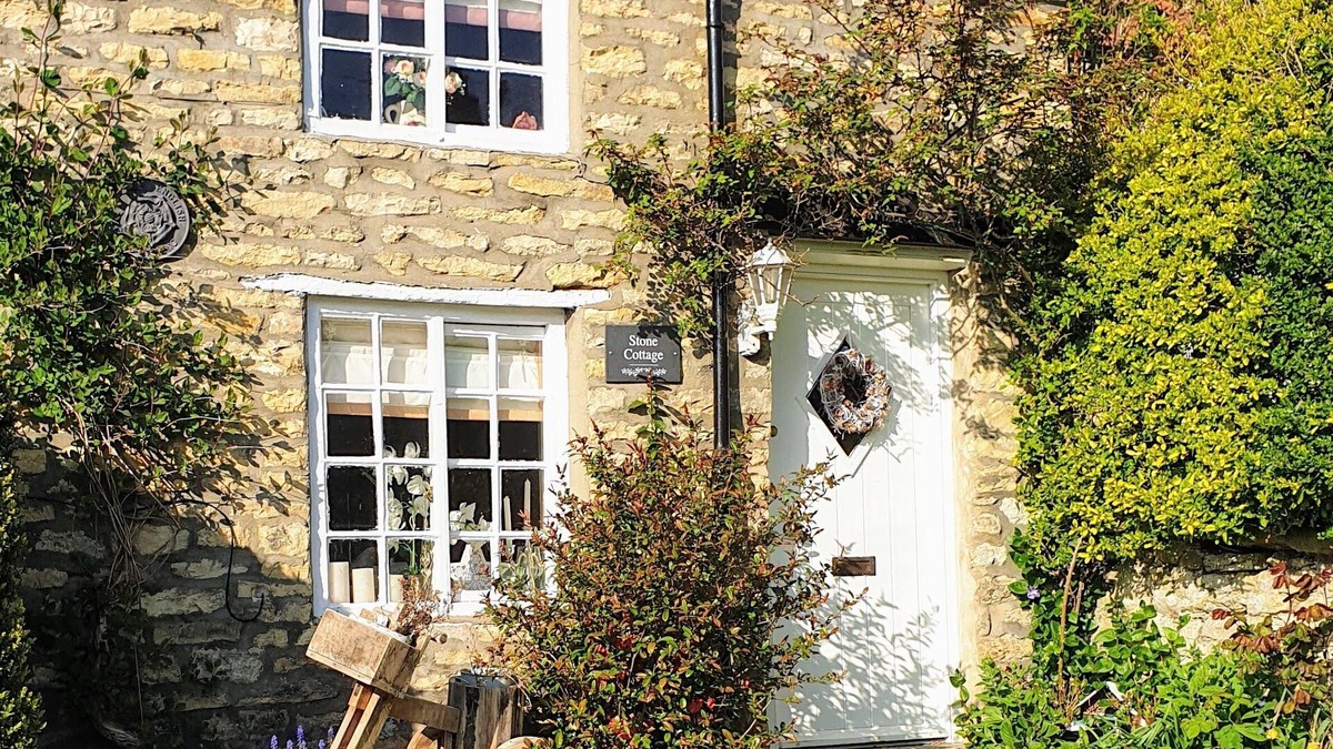 Thornton Dale House | Gorgeous Thornton-le-Dale 2 Bedroom Cottage & Garden, Cosy Family Friendly, WIFI