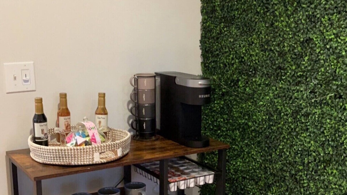 Old Saybrook Center Apartment | Gorgeous top floor, high ceiling & brand new apartment!