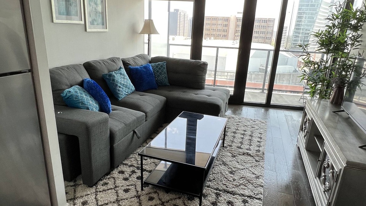 Downtown Winnipeg Apartment | Gorgeous two bed across from jets arena