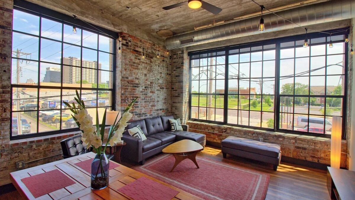 Midtown Hotel | Gorgeous Ultramodern 2BR Corner Loft + Workspace