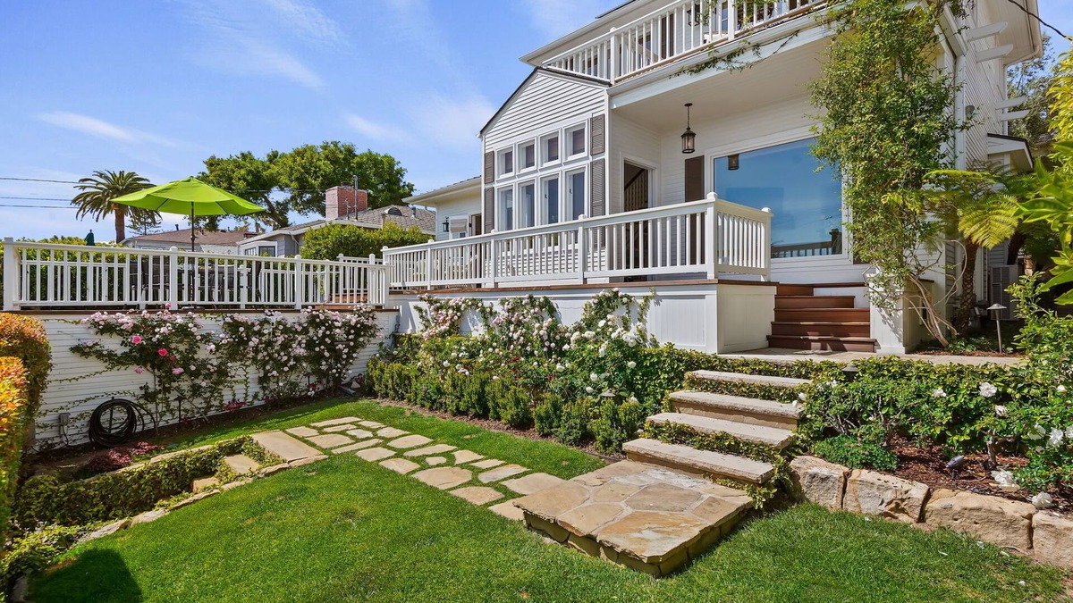 Upper East House | Gorgeous Upper Eastside Home - City & Ocean Views!