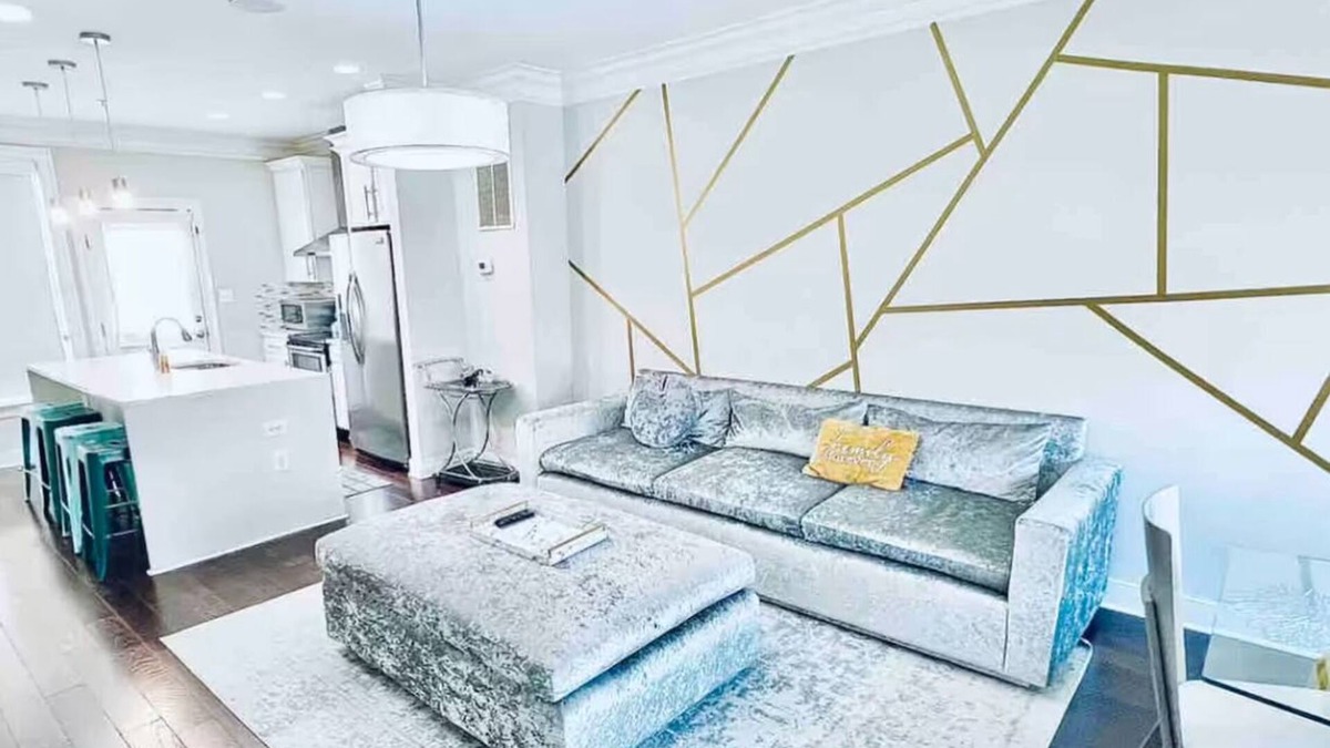 Northeast House | Gorgeous Upscale 4-Level Modern 4BR/3.5 BA Home with Parking Free Cancellation