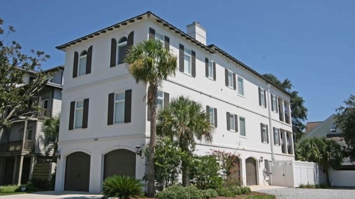 Saint Simons Island Villa | Gorgeous Upscale Villa, Short Walk to Beach and Pier!