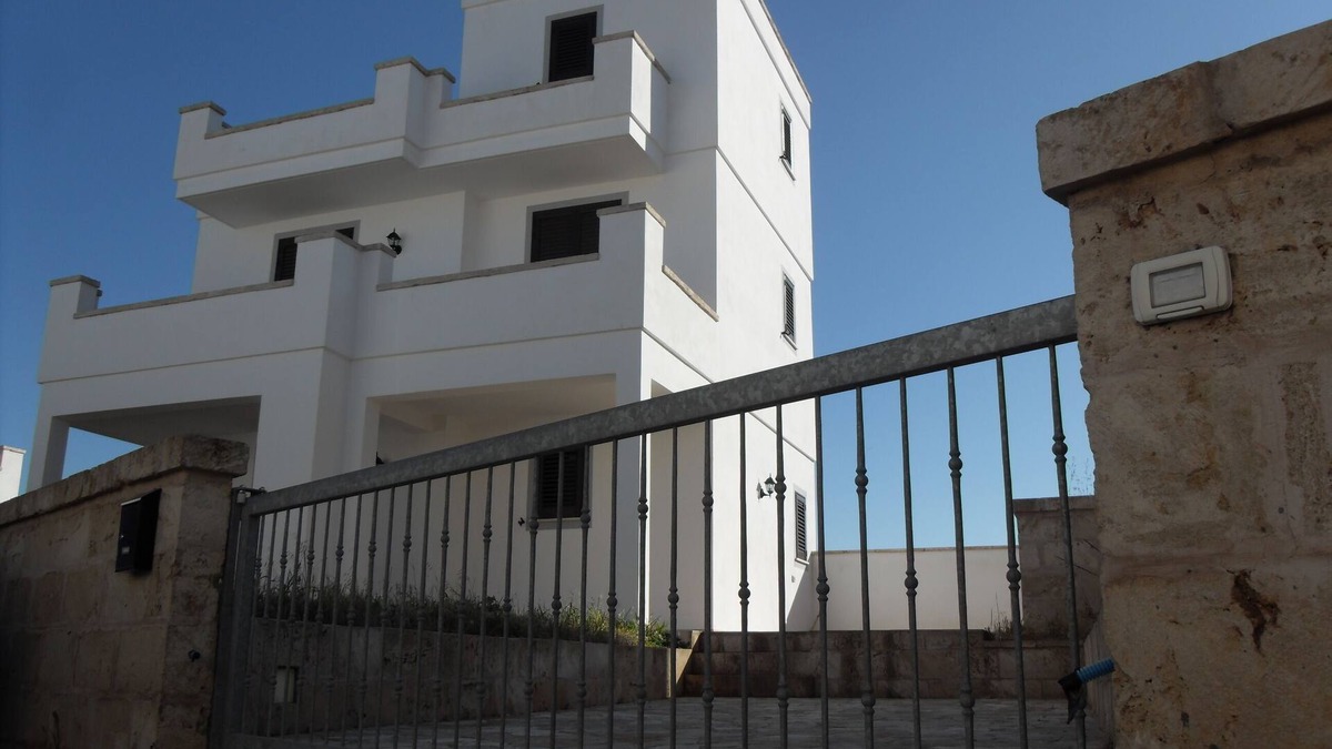 Santa Maria al Bagno Villa | Gorgeous villa Gallipoli area with Jacuzzi, sea view and garden.