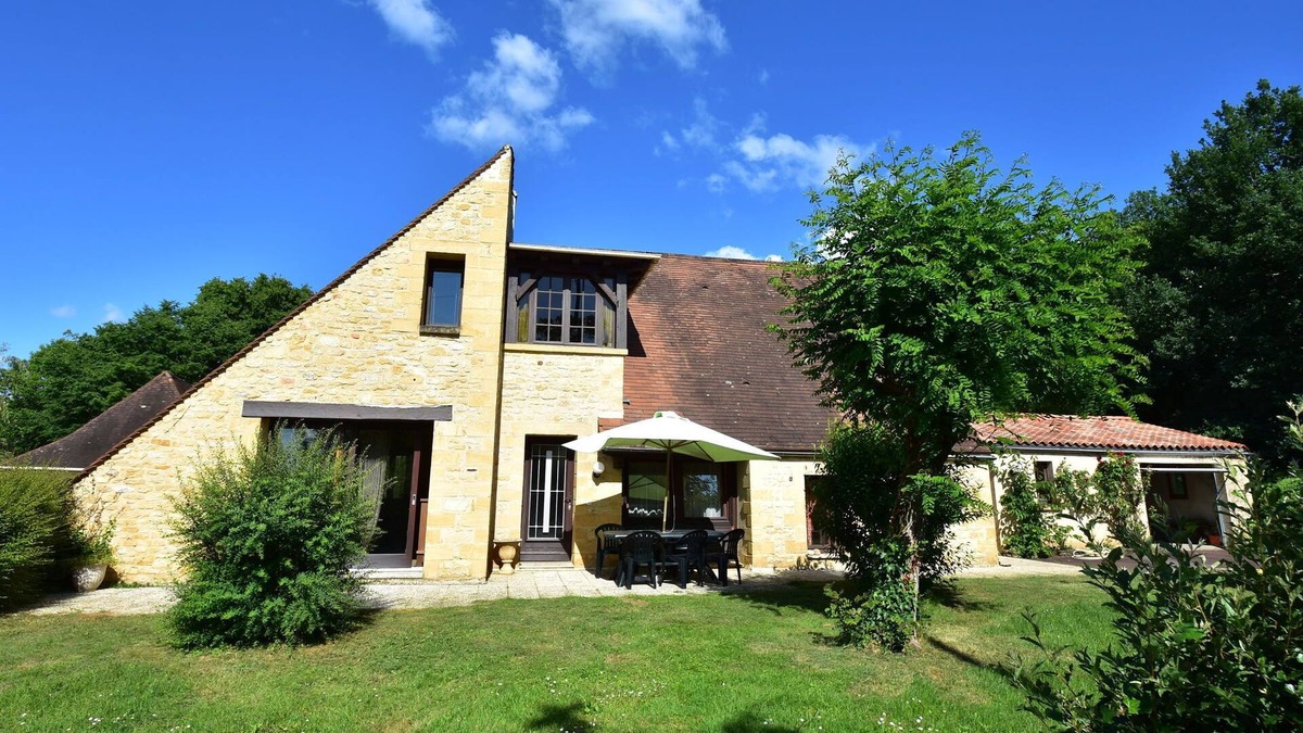 Saint-Julien-de-Lampon Villa | Gorgeous Villa in St. Julien-De-Lampon with Private Pool & Centre Nearby