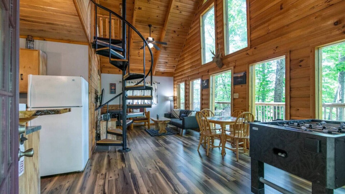 Slade Apartment | Gorgeous View Cabin - in Red River Gorge, KY