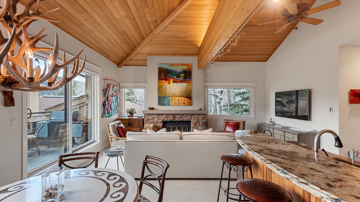 Snowmass Village Condo | Gorgeous View, Renovated- Great Location -Washer/Dryer