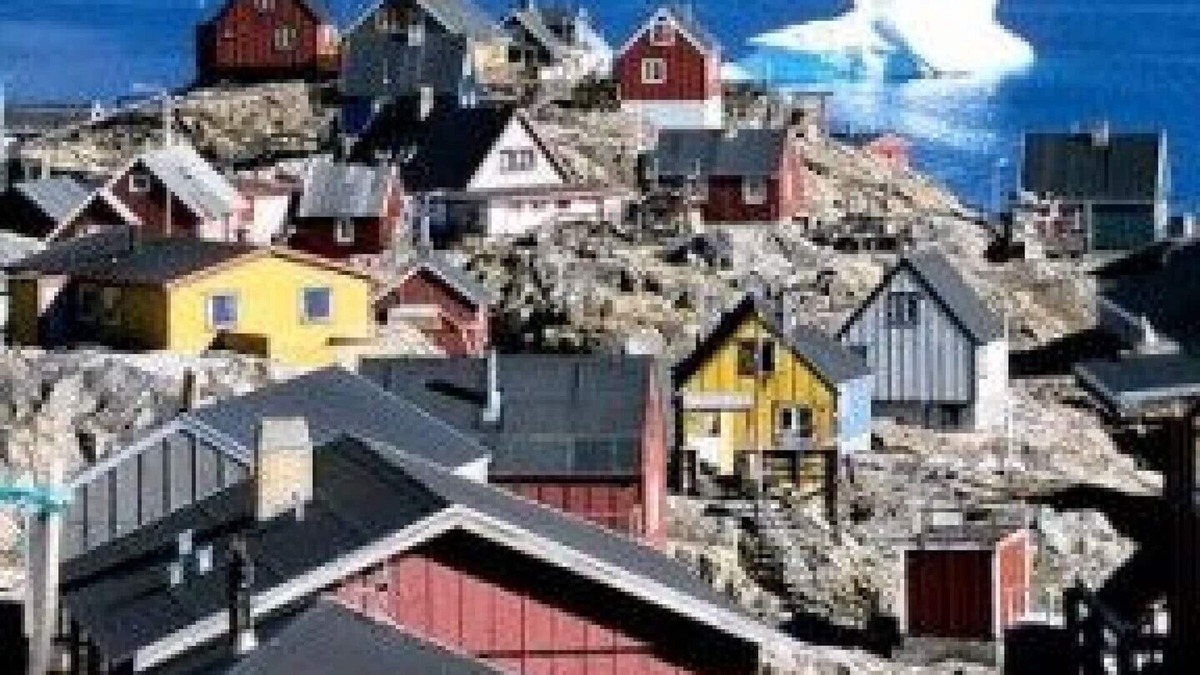 Nuuk House | Gorgeous views of coastline