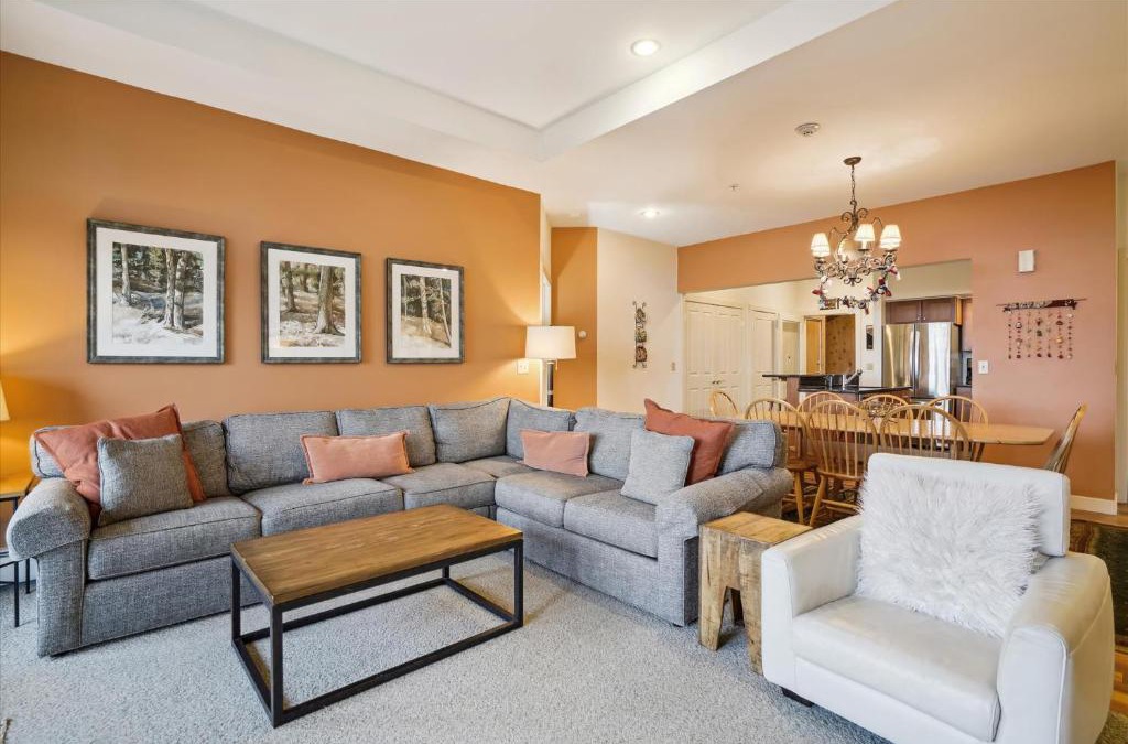 Central Vermont- Killington House | Gorgeous views, tastefully decorated Ski on ski off 3 bedroom condo, with sports center access Lodges 303