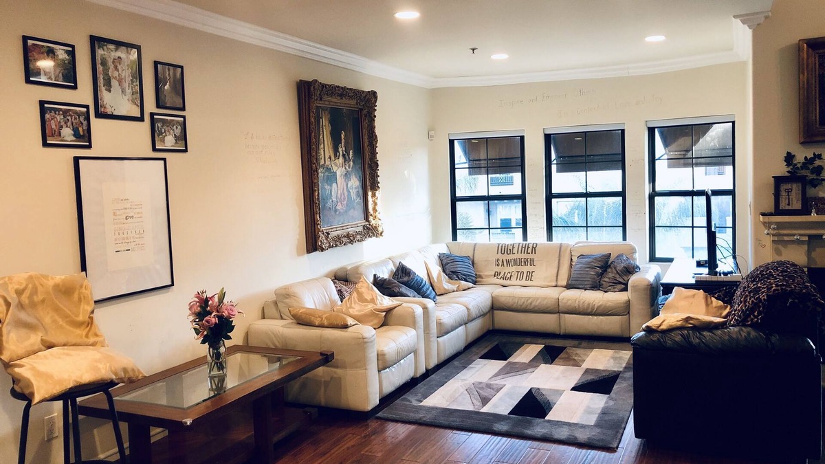 Studio City Condo | Gorgeous Villa style Condo by Universal Studios, Farmers Market, & Ventura Shops