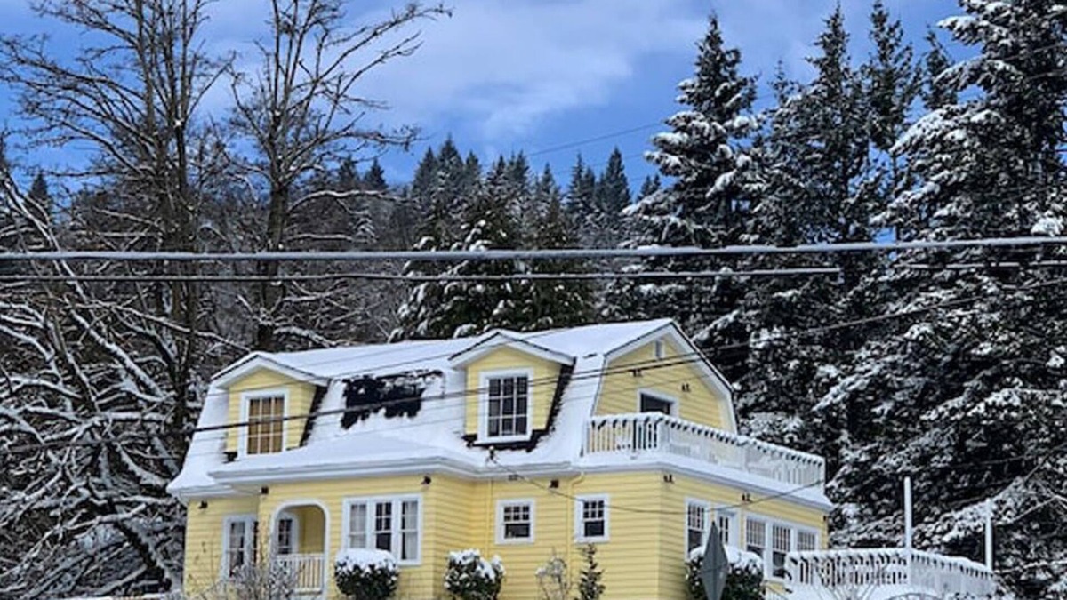 Camas House | Gorgeous vintage home near Portland airport and Columbia River Gorge