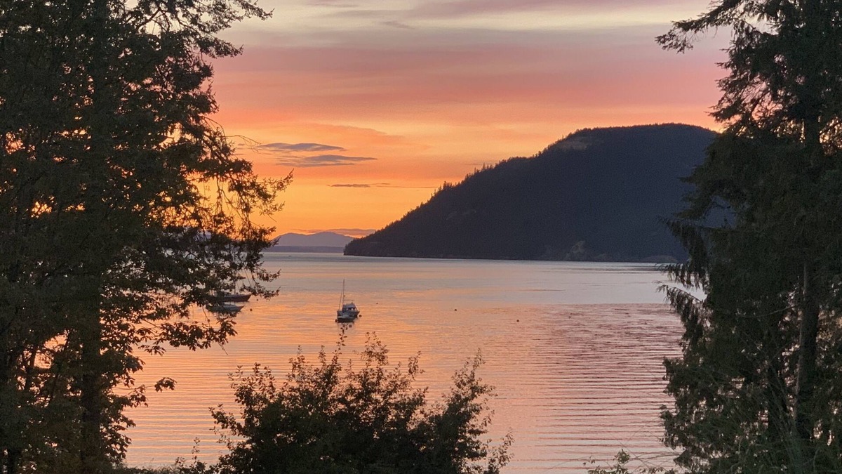 Mayne Island House | Gorgeous waterfront vacation rental suite with stunning views.