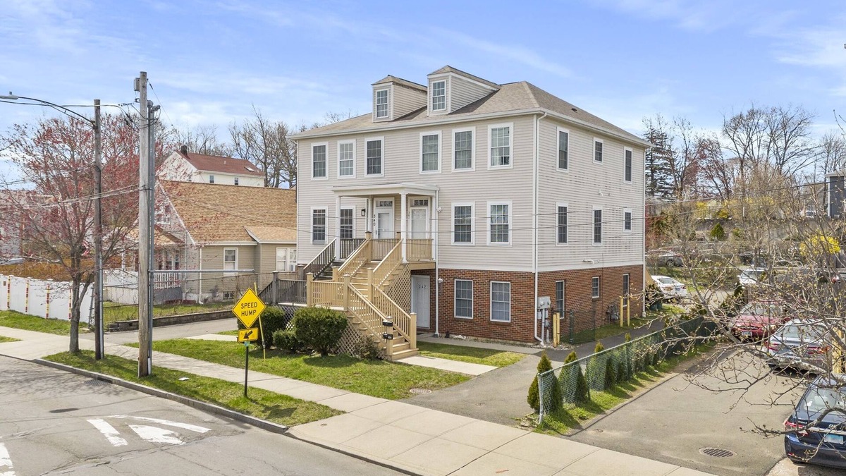 New Haven House | Gorgeous Waterfront 2 Bedroom 1 Bath Modern Home.