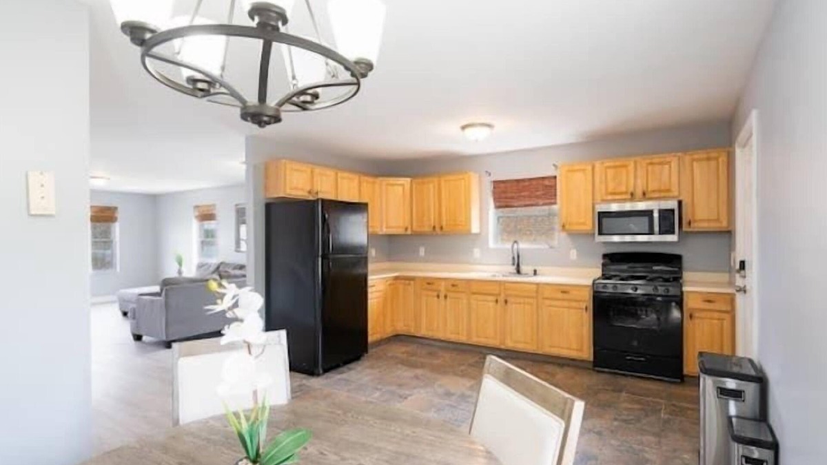 Fair Haven House | Gorgeous Waterfront 2:1 - 2 houses in 1 building.